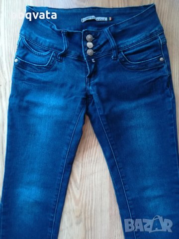 Дамски тъмни дънки , снимка 2 - Дънки - 29162489