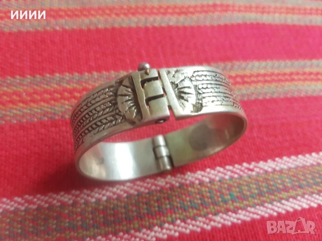 Сребърна гривна възрожденска 