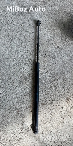 Амортисьори багажник БМВ Е91 BMW, снимка 2 - Части - 53240226