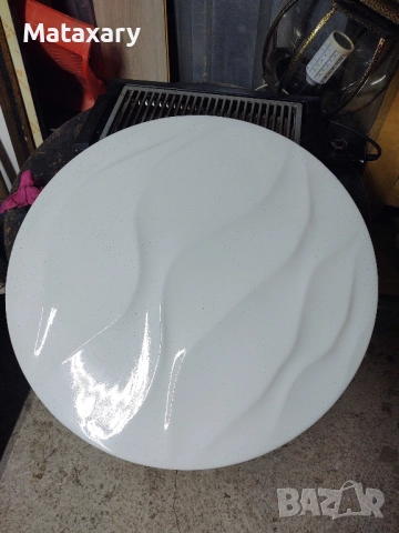 голяма плафониера, снимка 2 - Лампи за таван - 52543943