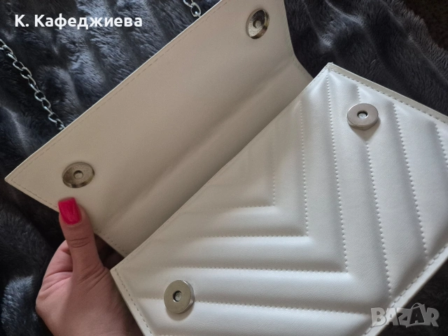 Дамска чанта, снимка 3 - Чанти - 54149225