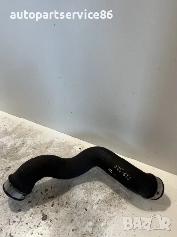 Маркуч на интеркулера за Mercedes CLS W219 320 CDI (2009) , снимка 3 - Части - 53877286