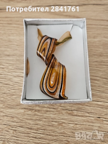 Колие от епоксидна смола, снимка 2 - Колиета, медальони, синджири - 51557960