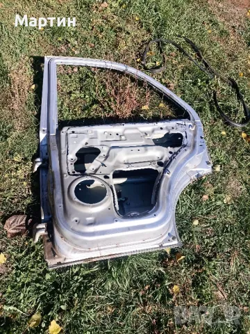 Задна дясна необорудвана врата за  Киа Соренто - Kia Sorento , снимка 2 - Части - 47846001