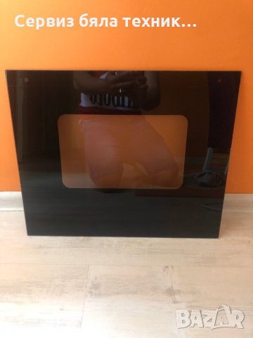 Продавам  перфектно предно стъкло за вратата на  готварска печка  VOLTEL (Snaige)