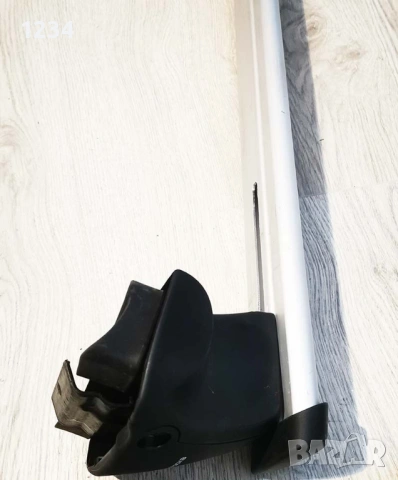 Алуминиев багажник напречни греди рейки с THULE 1323 за Фолкваген Голф 5 и 6 2004-2012г, снимка 5 - Аксесоари и консумативи - 53375811