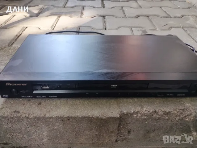 Продава DVD и CD player Pioneer.Перфектно техническо и визуално състояние.С Usb