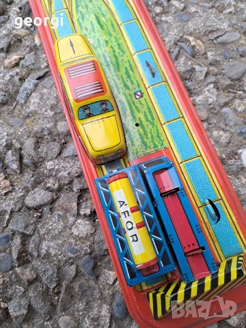 стара унгарска ламаринена играчка влакче