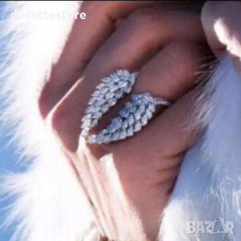 Пръстен с ангелски криле с камъни, снимка 1