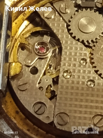 Стар механичен часовник GUCCI HONG KONG рядък с ластична верижка 51514, снимка 13 - Антикварни и старинни предмети - 52333331