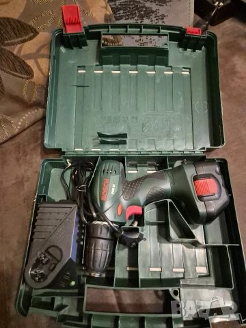 Винтоверт Бош с батерия и зарядно, снимка 2 - Винтоверти - 52943311