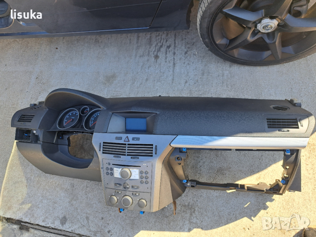 Табло за Опел Астра Н с аербега 