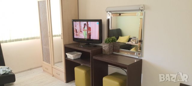 Тоалетка и шкаф