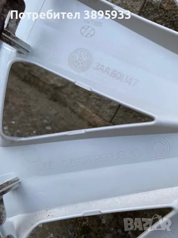 Оригинални тасове за VW 16 “ Passat, снимка 6 - Аксесоари и консумативи - 50406516
