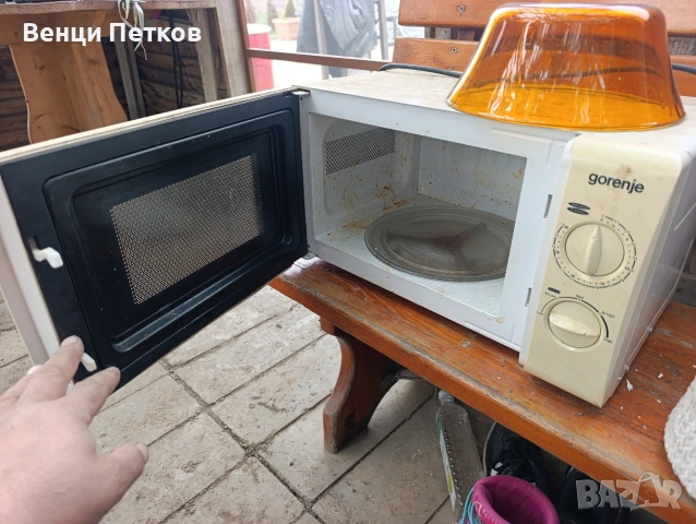 работеща микровълнова горение, снимка 2 - Микровълнови - 53959484