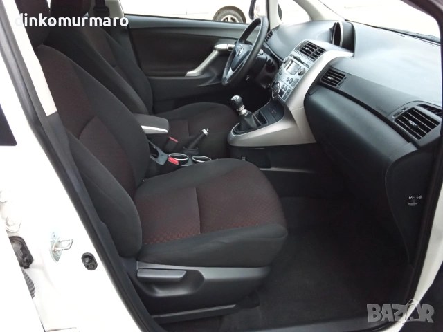 Toyota Verso 2.0D4D-126kc. Панорама, снимка 11 - Автомобили и джипове - 53047326