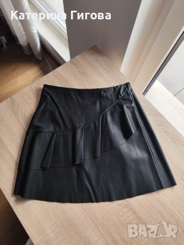 Кожена пола United Colors of Benetton