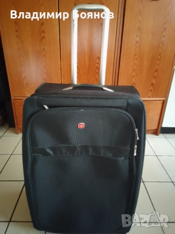 Голям куфар с колелца SWISS GEAR