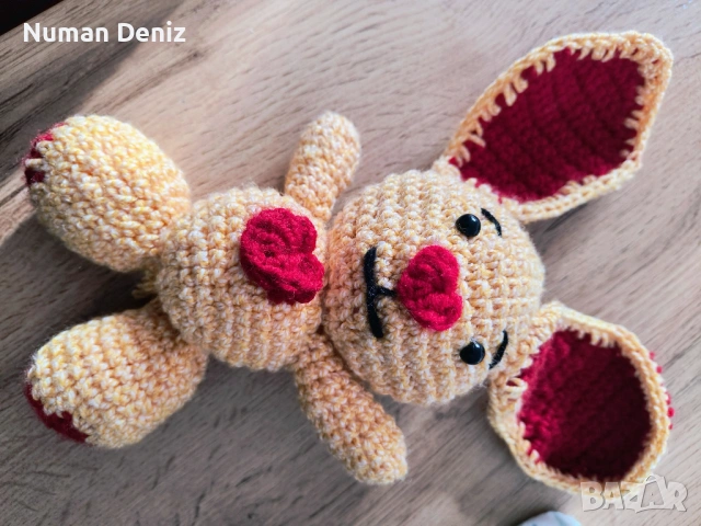 Плетено зайче в червено и бяло - ръчно изработено