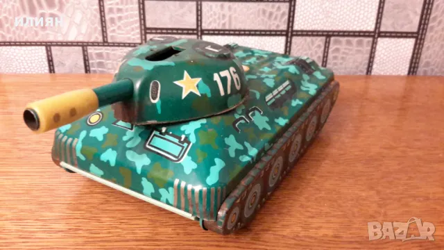 Тенекиена играчка има забележки 