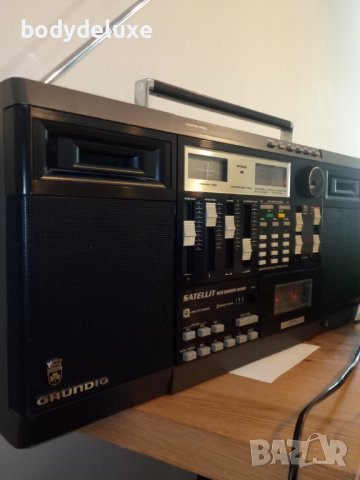 Grundig Satellit Recorder 4000 аудио динозавър, снимка 3 - Радиокасетофони, транзистори - 40789177