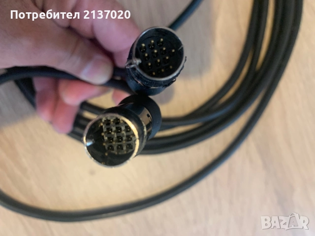 Продавам за ПРЕЗАПОЯВАНЕ два кабела 13 pin за Roland  GR guitar synths   е 9 метра а другия 5 метра, снимка 3 - Други - 52664370