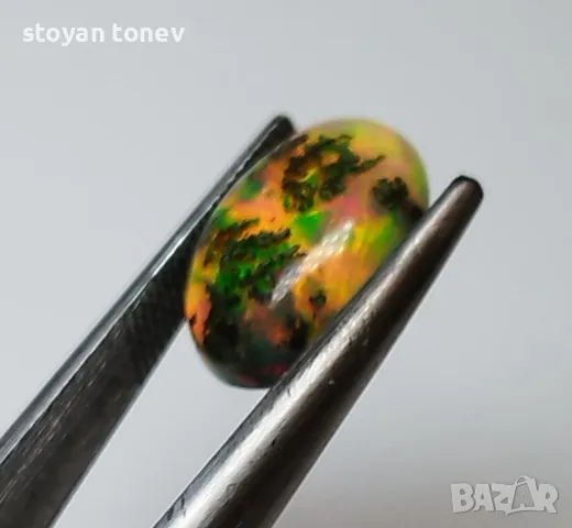Опал с ярки неонови цветове - 1.68кт.! Нетретиран! Сертификат!, снимка 3 - Други - 49734535