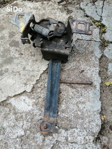 Оригинална ключалка за преден капак на Голф 3!