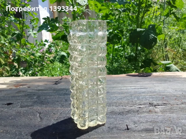 Стъклена ваза