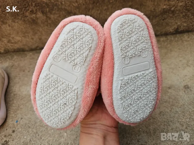 нови детски пантофи, снимка 2 - Детски пантофи - 49830364