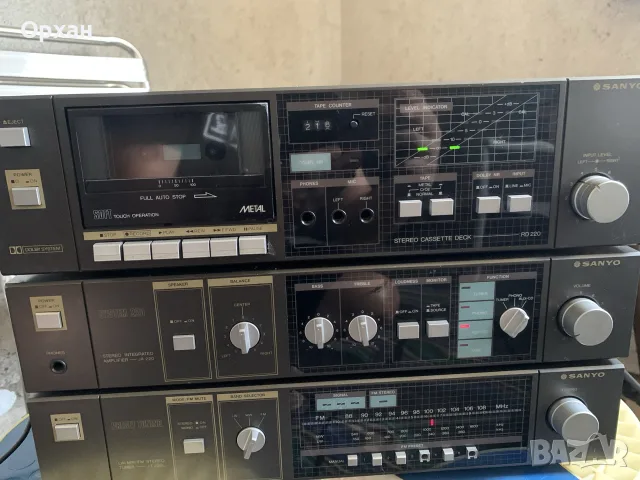Красива ретро стерео система SANYO System 220 (Усилвател, Тунер и Касетен дек) –, снимка 2 - Аудиосистеми - 55951086