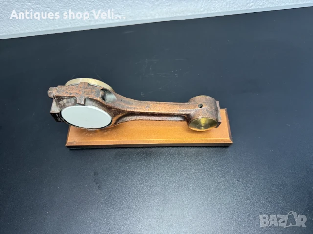 Немски кварцов часовник-биела №7051 , снимка 2 - Антикварни и старинни предмети - 50688023