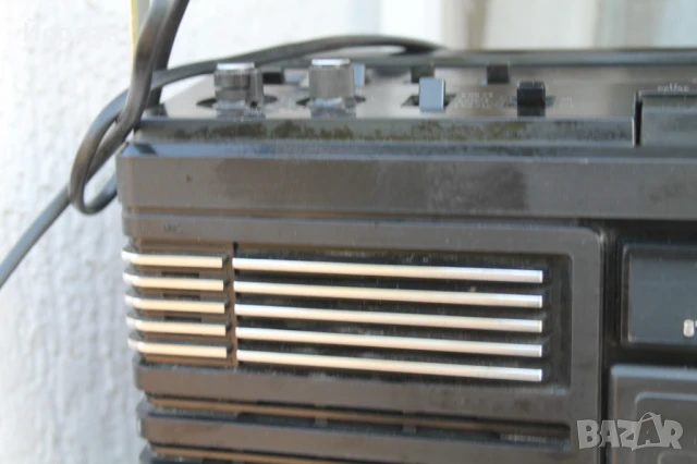 Радио касетофон ''Crown C&C  630 FW'', снимка 2 - Радиокасетофони, транзистори - 51195261