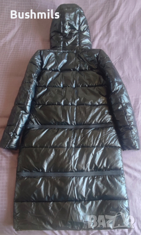 Дълго яке,може да се носи като късо,средно и дълго, циповете се разкопчават.ГО 100 см.