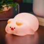 Мека гумена нощна лампа прасенце Pig LED Night Light – нежна светлина, която стопля сърцето, снимка 3
