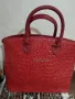 Продавам червена твърда чанта ,реплика MICHAEL KORS, снимка 1