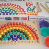 Rainbow wooden clip beads мултифункционална игра с мъфини, топчета и шаблони от дърво , снимка 4 - Образователни игри - 37478078
