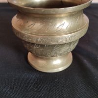 Малка широка гравирана индийска ваза /месинг, снимка 1 - Други ценни предмети - 40292605