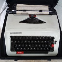 Пишеща машина CHEVRON, снимка 1 - Антикварни и старинни предмети - 44336140