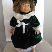 Продавам колекционерска кукла J. Mira, снимка 2 - Колекции - 36392441