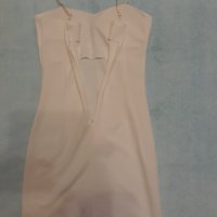 Малка бяла рокля къса с презрамки- регулируеми, сребристи орнаменти , вградени подплънки на бюста , снимка 18 - Рокли - 37476594