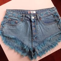 Дамски дънкови къси панталони, синя боя, странични вързанки, снимка 2 - Къси панталони и бермуди - 36936120