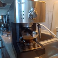 Кафе машина Саеко Поемия с ръкохватка с крема диск, работи перфектно , снимка 2 - Кафемашини - 37832728