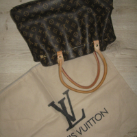 Louis Vuitton оригинална дамска чанта, снимка 1 - Чанти - 44726754