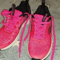 Продавам оригинални маратонки Umbro номер 37, снимка 3 - Дамски ежедневни обувки - 40639591