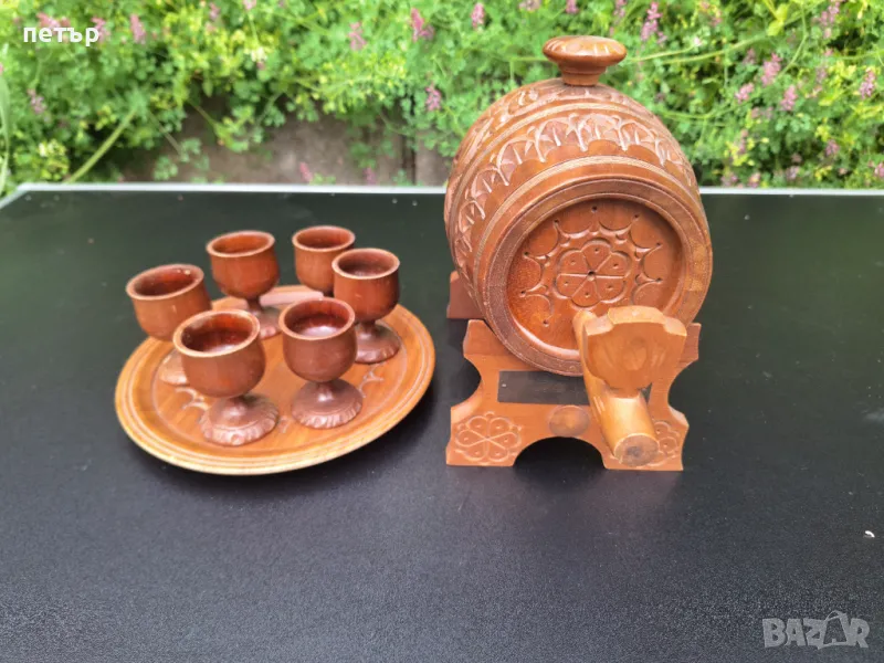 Ретро дървено буренце с поднос и чашки, снимка 1