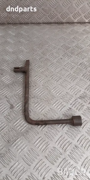 Ключ за гуми SsangYong Musso 2.3i 1998г.	, снимка 1