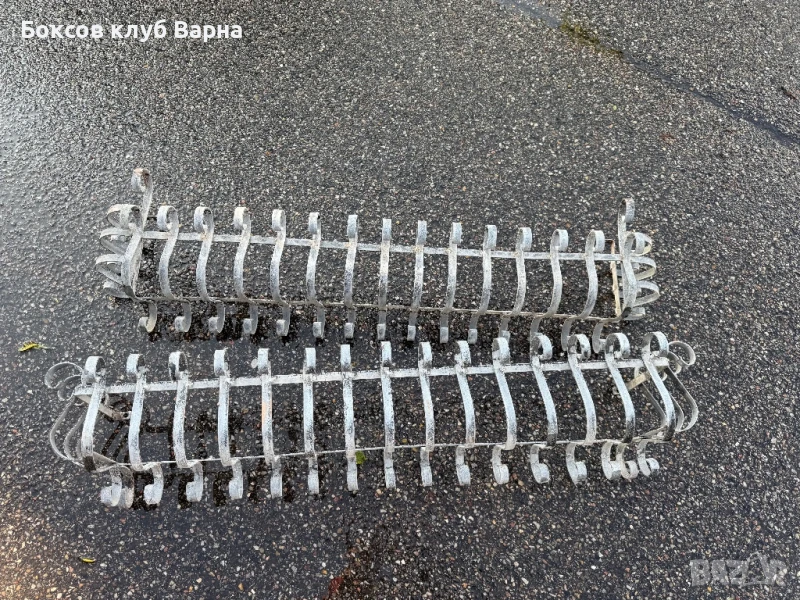 Продавам стойки за цветя от ковано желязо. Много стари, снимка 1