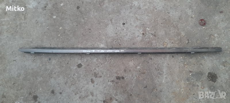 Лайстна Врата Външна Стъкло Предна Лява За Мерцедес-Бенц Ц класа 1998г / Mercedes-Benz C 1998y, снимка 1