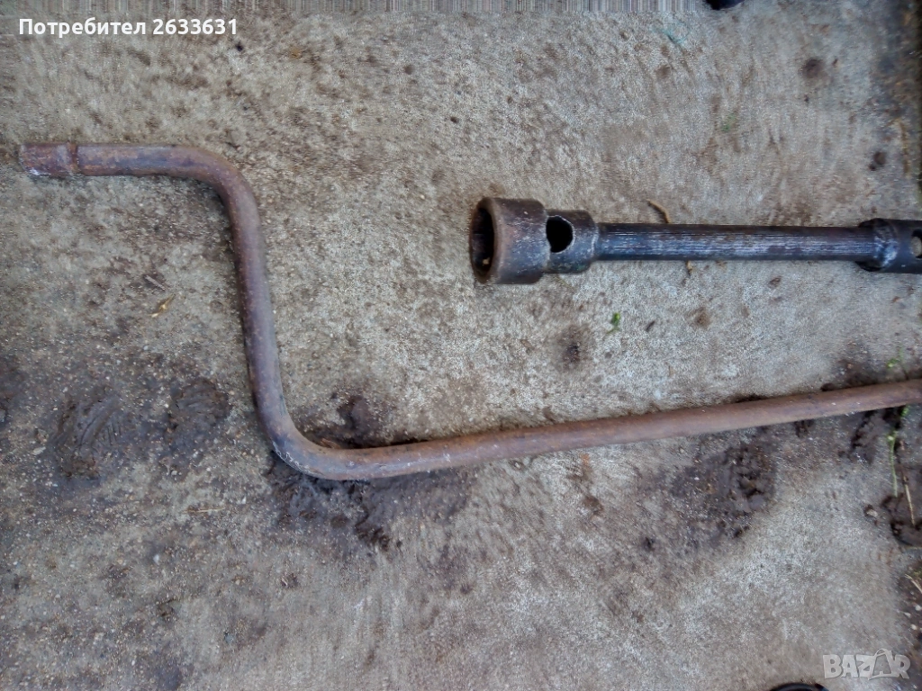 Манивела и ключ за гуми за Газ -53, снимка 1